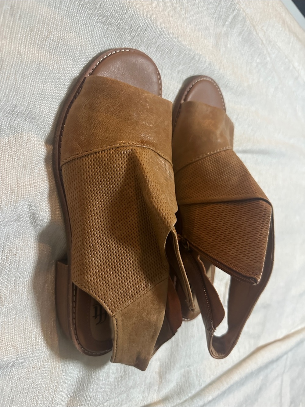 Sofft Women's Brown/Tan Open-Toe Slingback Sandals